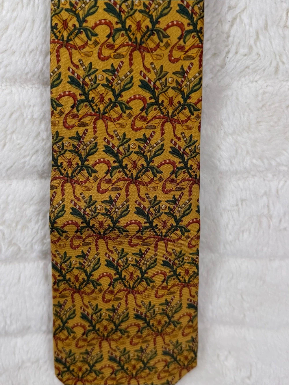 salvatore ferragamo Tie golf and ribbon motif with green foliage festive